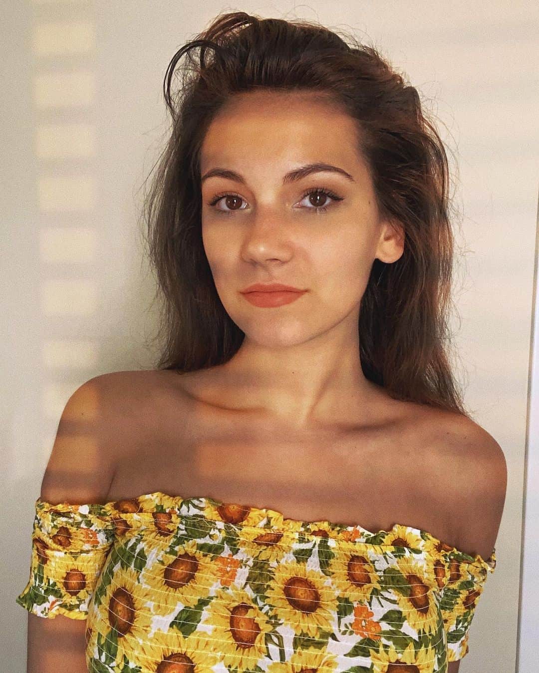 Alexia Rayeさんのインスタグラム写真 - (Alexia RayeInstagram)「yellow used to be one of my least favorite colors and now it’s one of my favs😌🌼」6月14日 6時40分 - alexiaraye