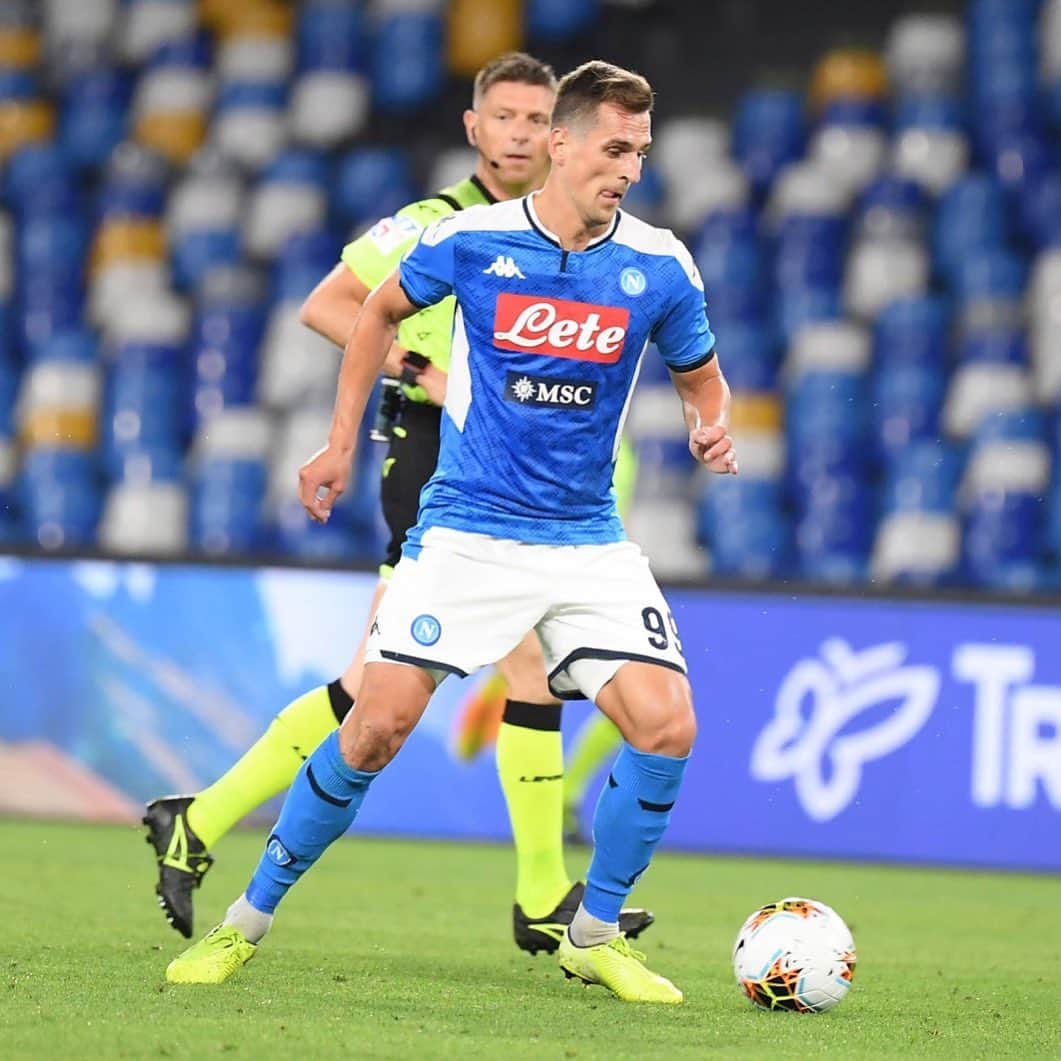 アルカディウシュ・ミリクのインスタグラム：「Siamo in finale!! Ci vediamo a Roma...⚽️⚽️#forzanapoli #coppaitalia」