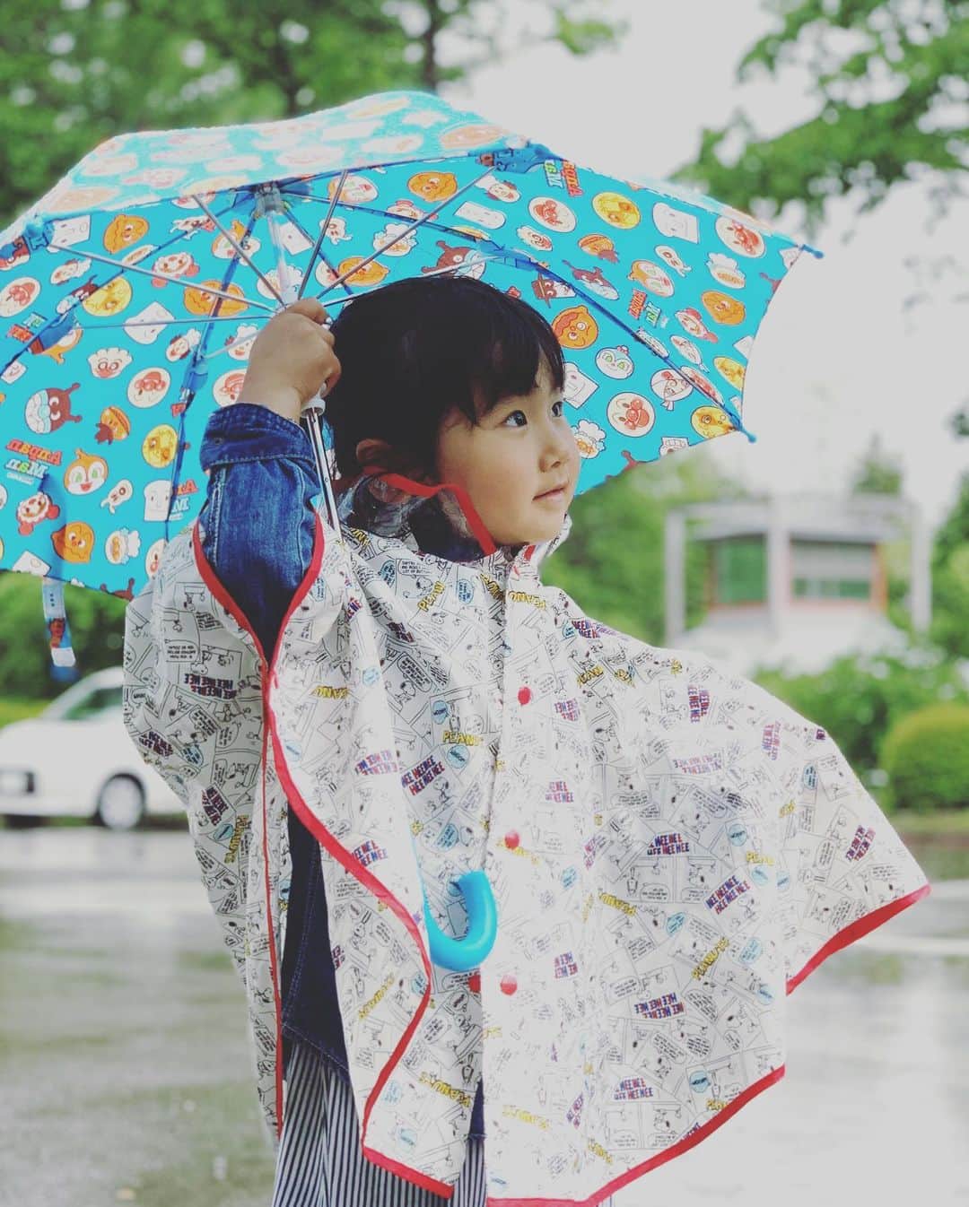 田中幸さんのインスタグラム写真 - (田中幸Instagram)「✴︎ 雨の日 緑がキレイ🌱  隣街までドライブ🚗 久しぶりの お蕎麦と温泉♨️ 水たまりがあれば どこでも、遊び場⛱  #着替えが足りない #雨の日 @marmot_japan」6月14日 7時31分 - sachitanaka