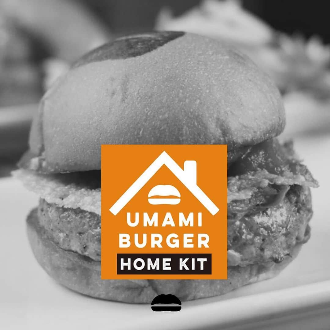 のインスタグラム：「. UMAMI BURGER HOME KIT 🍔第三弾発売中のお知らせです❗️ . 今回のUMAMI BURGER🍔HOME KITは、不動の1番人気として君臨する「ウマミバーガー」です❗️ 第一弾で大好評頂いたテイスティーなバーガーです✨ . 店舗で使用している材料とレシピを惜し気もなくそっくりキットにしてありますので「お店の味」をおうちで再現出来ますし、思い通りのトッピングも自由に出来ちゃいます❗️😊 . １セット４食分￥4,180(税抜）＋送料 です、お見逃し無く❗️ . お申し込み、詳しい内容は下記オフィシャルHPまで❗️ http://www.umamiburger-online.jp/ .  #StayHome #StaySafe #おうち時間 #おうちごはん #おうちで作る #こどもと作る #おうちランチ #おうちディナー #おうちで過ごそう #ウマミバーガー #ホームキット #homecooking #homemade #homekit #umamiburgerjpn #umamiburger #umamiburgerhomekit #ウマミバーガー青山店 #aoyama #omotesandou #InstaFood #グルメバーガー #グルメランチ #バーガー #food #foodie #deri #foodgram」