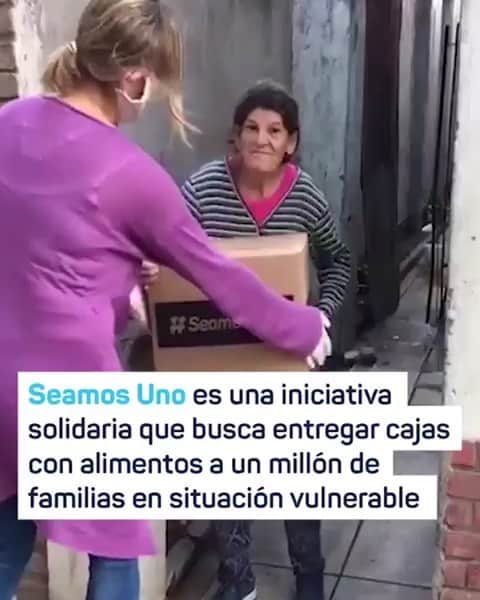 マヌ・ジノビリのインスタグラム：「Queremos llegar a entregar con @seamosuno2020 UN MILLÓN de cajas con 15kg de alimentos a gente que realmente lo está necesitando. Nos ayudás? www.seamosuno.com.ar #SeamosUno」
