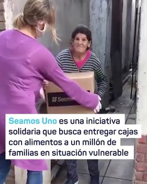 ハビエル・マスチェラーノのインスタグラム：「Ayudemos a un millón de familias en situación de vulnerabilidad durante esta pandemia. Doná en www.seamosuno.com.ar #SeamosUno @seamosuno2020」