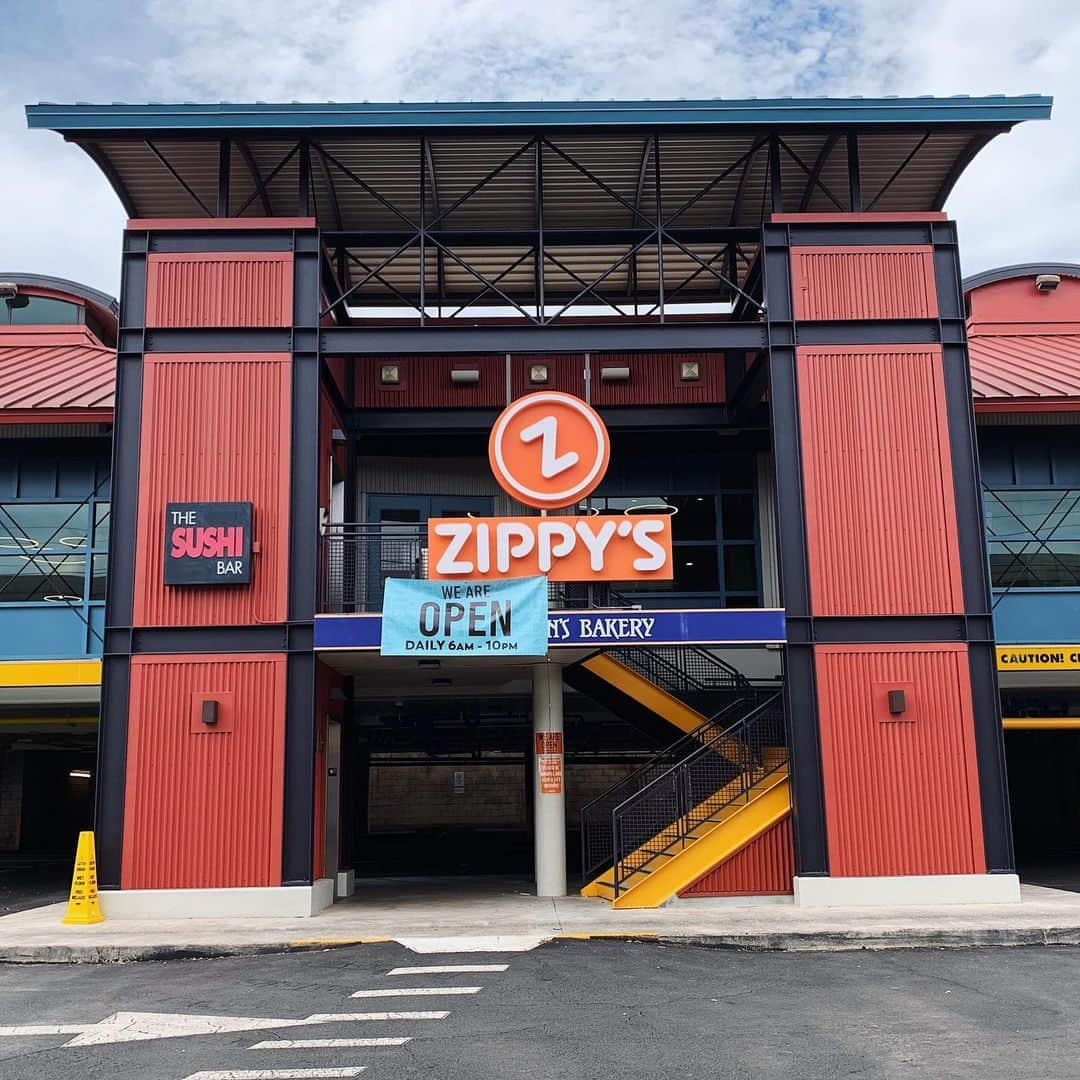 Zippy's Restaurantsさんのインスタグラム写真 - (Zippy's RestaurantsInstagram)「A Zip Pac Deluxe from our Pearl City location is how to step-up your Saturday. Order on Zippys.com or our mobile app.」6月14日 8時11分 - zippys