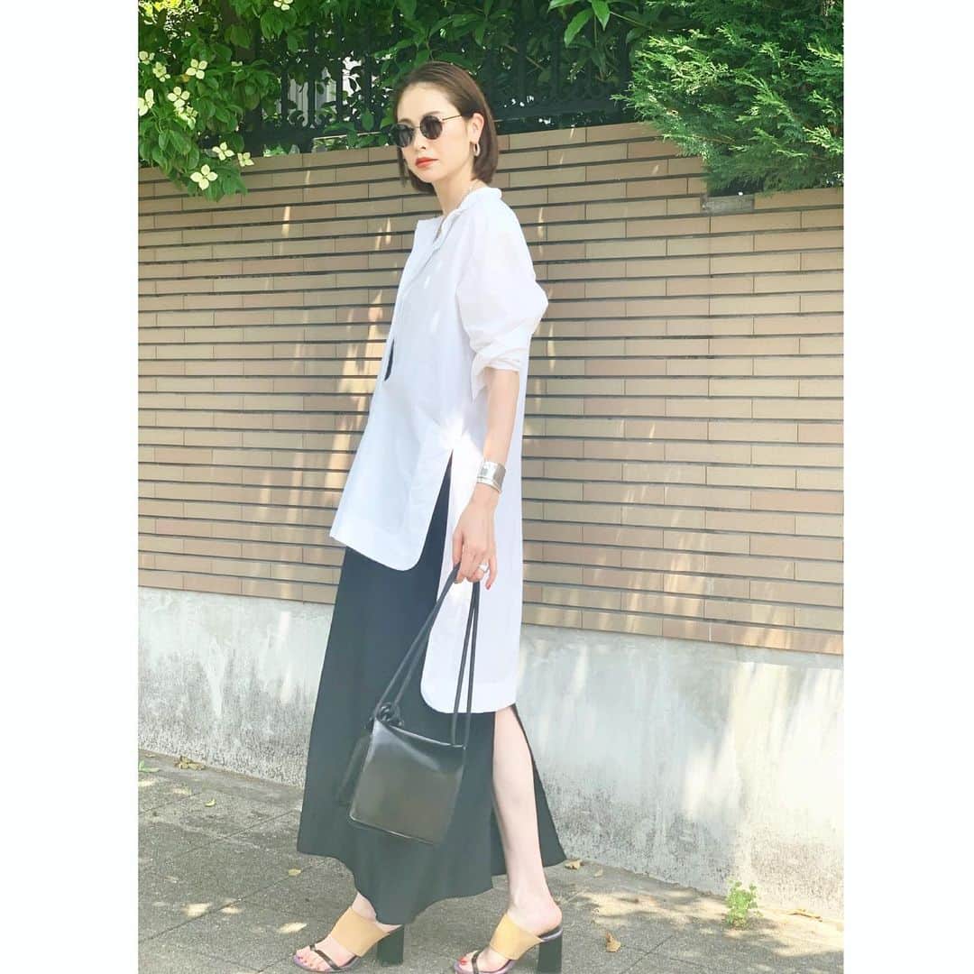 二ノ宮和佳子のインスタグラム：「Shirts✖️Dress @spurmagazine  #spur #theshishikui #hbeautyandyouth #driesvannoten #aewenmatoph #イウエンマトフ」
