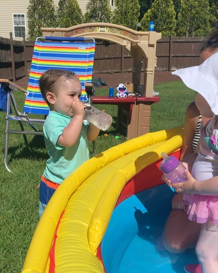 ディーナ・ニコール・コルテーゼのインスタグラム：「Fun in the sun with my girlfriend soph ❤️ CHEERS !」