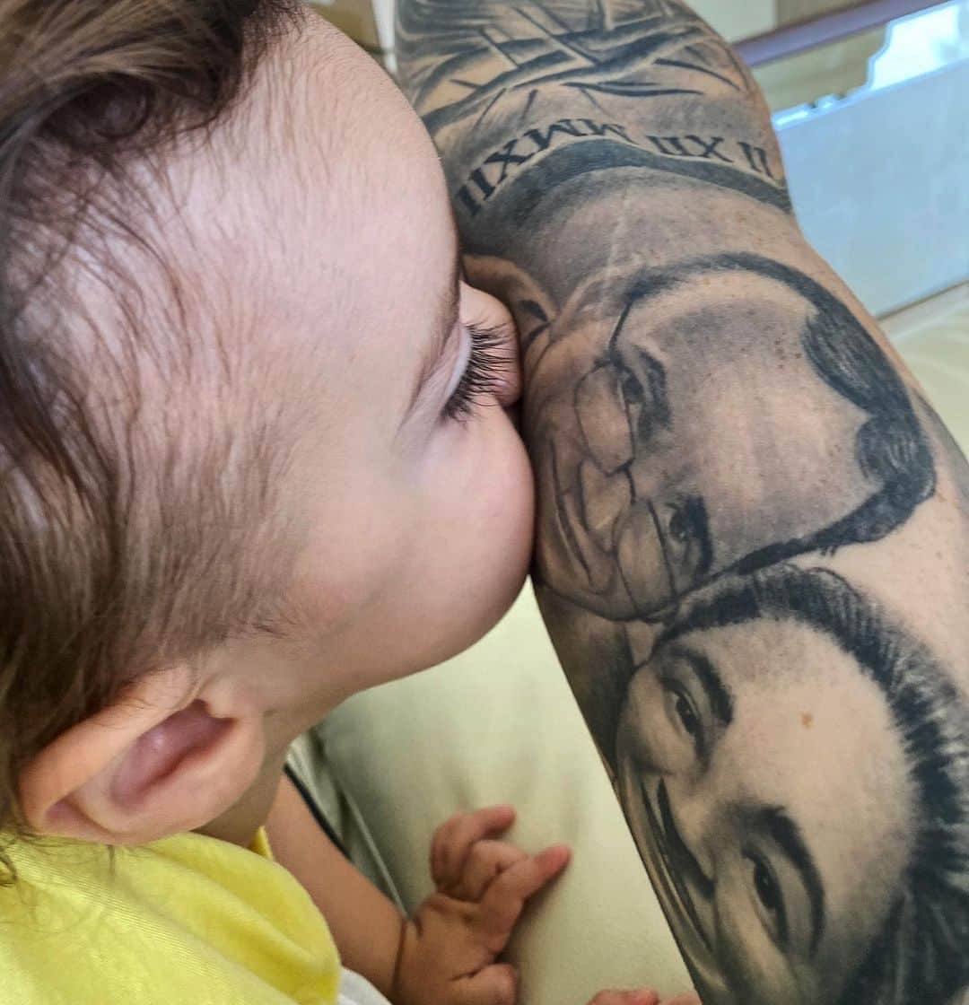 のインスタグラム：「📸 sus abuelos 🤍」