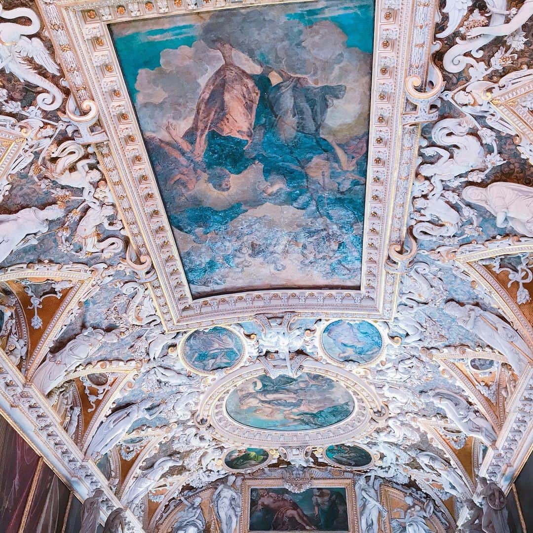 船越真衣のインスタグラム：「Venetia castello💋  #旅#旅行#海外#海外暮らし#海外旅行#イタリア#ベネチア#Europa#ヨーロッパ#Venezia#Italy #Traveler#travel#travelgram#art#japan#happy#tokyo#instalike#instagood#fun#smile#beautiful#beautifulview#lol#me#tbt#yolo#style#love」