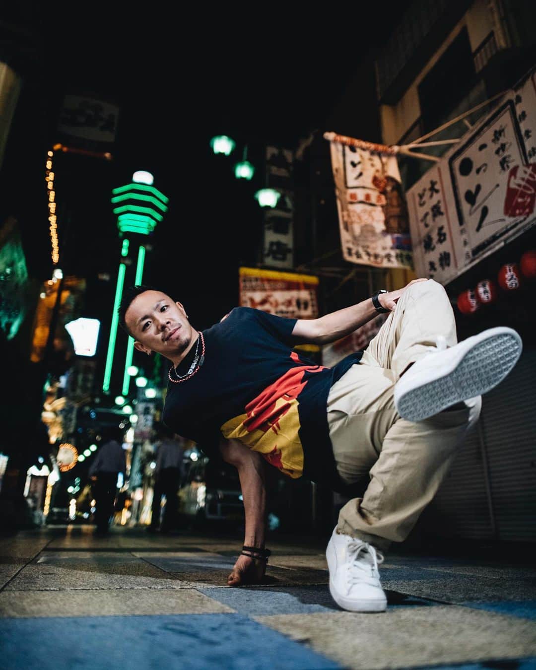 野中泰輔のインスタグラム：「Night Shooting in Osaka 2019 📸 良い写真！！ #bboytaisuke #redbull #g_shock  #makavelic #ozracing #puma #axf #thefloorriorz #ftheb」