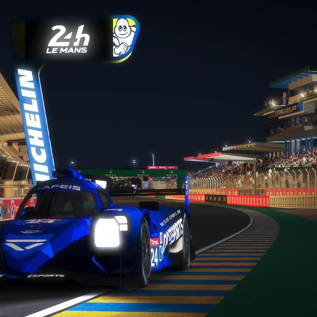ジャン＝エリック・ベルニュのインスタグラム：「Ten Hours to go... @veloce_esports @24heuresdumans #LeMans24Virtual #LeMans24 #VeloceEsports #JEV24 #RSSimulation #DSAutomobiles #BOSS #TagHeuer 📸 s @cmpbkk」