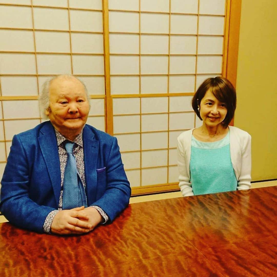 関谷亜矢子さんのインスタグラム写真 - (関谷亜矢子Instagram)「本当に久々の仕事でしたー。 ひふみん、御年80歳とは思えないパワーで、予定時間を超えてお話くださいました。 藤井聡太さんの初タイトル戦勝利の直後だったので、「彼は秀才と思っていたけど、天才に変えました」と後輩の活躍に大興奮でした。  #インタビュー #ソーシャルディスタンス  #写真撮影の時は #マスクとって  #ひふみん #加藤一二三  さん#マミークラン #森永乳業 #関谷亜矢子」6月14日 12時06分 - ayakosekiya.516