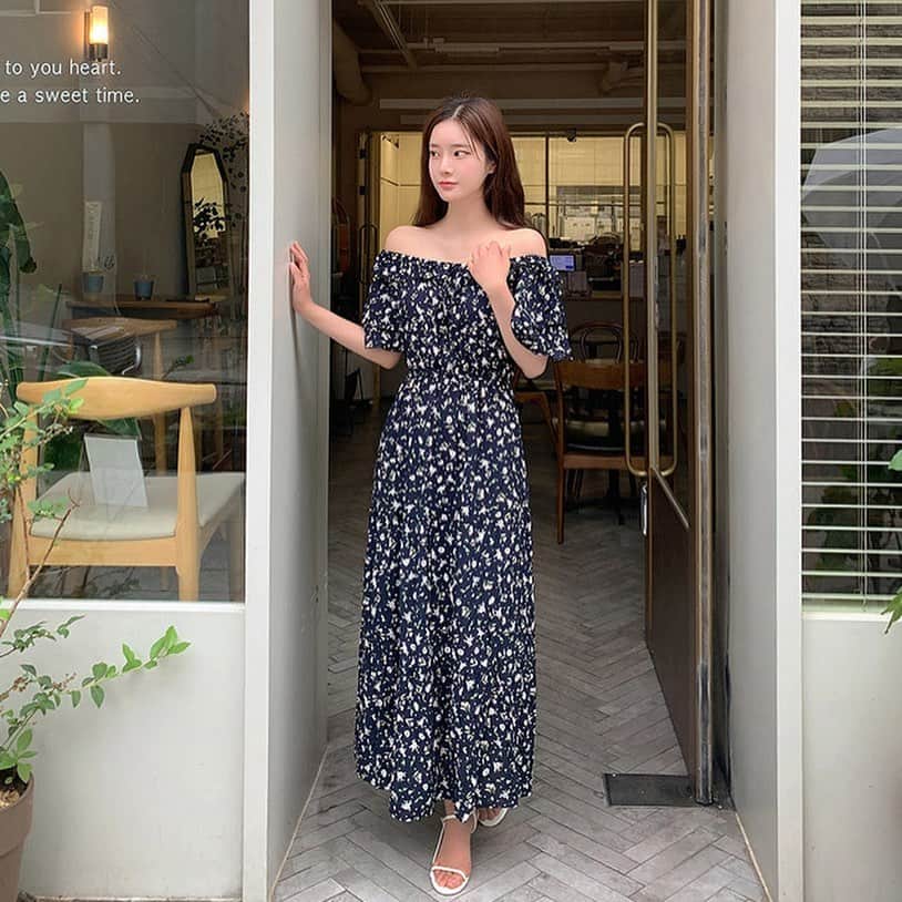 Chuuのインスタグラム：「역시 원피스가 최고쥬✨ 넘넘 시원한 원피스 많이 갖구왔어요!💛」