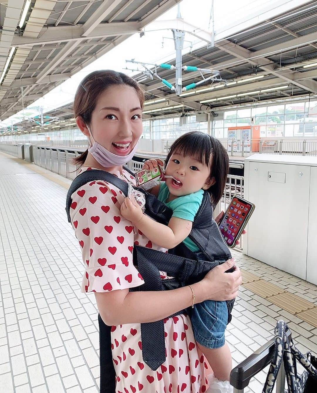 庄司ゆうこさんのインスタグラム写真 - (庄司ゆうこInstagram)「ママとももちゃんと親子3世代で温泉へ♨️💓 子連れに優しい旅館で料理も美味しく、部屋にも露天風呂付いていて最高でした^_^ あまりにも居心地良くて3人とも朝、寝坊したよ🤣 8時から朝ごはんで、女将さんが持ってきてくれた時に起きてしまった😂笑 いっぱい温泉入ってたくさん寝てリフレッシュ出来ました❣️ #あたみ石亭別邸桜岡茶寮#あたみ石亭#温泉#熱海#親子3世代旅行#旅行#温泉旅行#国内旅行#リフレッシュ#1歳2ヶ月#女の子ベビー#女の子ママ#子連れ旅行」6月14日 13時37分 - yuko.shoji