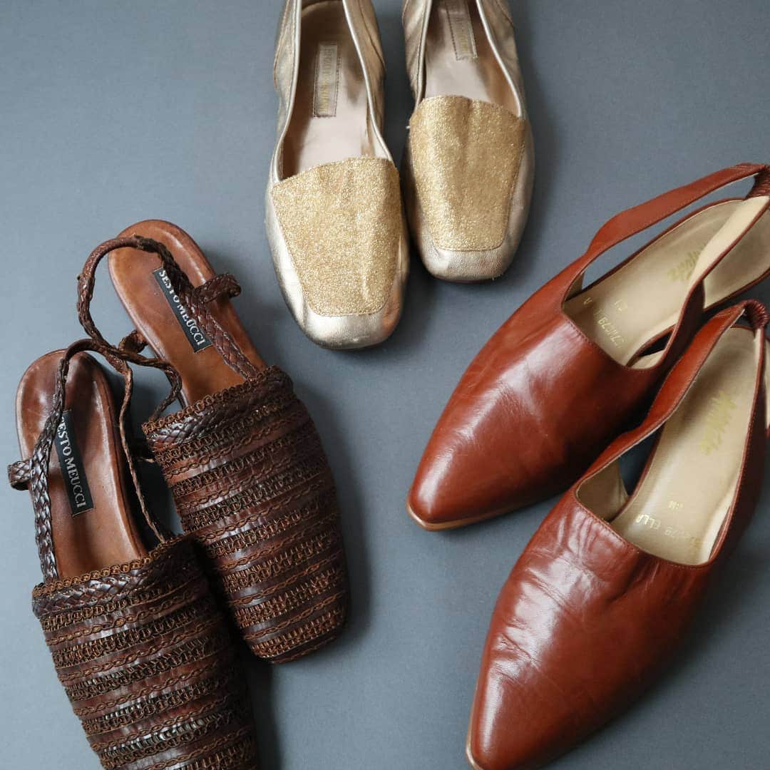 吉祥寺 古着屋 Orfeoのインスタグラム：「Vintage Shoes  #orfeo #kichijoji #tokyo #vintage #used #fashion #coordinate #outfit  新型コロナウィルス感染拡大防止策を徹底した上で営業をしております。 マスクの着用、入店時にアルコールでの消毒をお願いいたします。  お問い合わせはインスタグラムのプロフィール掲載のメールアドレスにお願いいたします。 コメント、DMでのお問い合わせは受け付けておりませんのでご了承ください。」