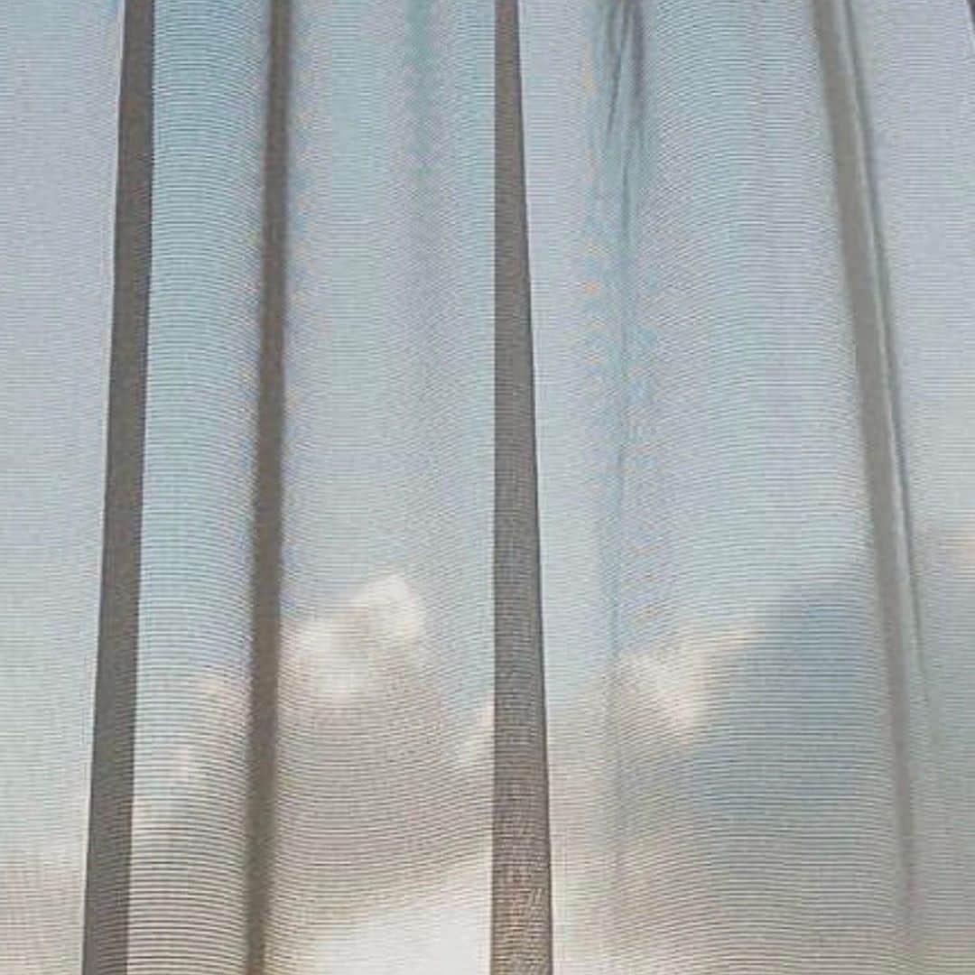 ハン・アルムソンイさんのインスタグラム写真 - (ハン・アルムソンイInstagram)「🔔6월 공구일정 공지🔔 - ✔️6.18-6.19 수소미스트 제가 최근에 올린 겟레디에서 잠깐 등장했었던 수소미스트 아시죠?? 영상보시고 본사에서 제 구독자&인친분들께 저렴한 가격으로 제공하고싶다고 하셔서 진짜 깜짝(?) 미니공구로 딱 하루만 진행하기로했어요 다들 아시다시피 어성초 이외에 다른제품은 공구 안하는데  이건 제가 사비로 부모님 선물드릴 정도로 잘쓰고있는 제품이라... 구매하실분들 지금 구매하시라고..!!! ⚠️재공구 절대 없어요⚠️ 수소미스트 사실 가격 후덜덜 한데 평소에 눈여겨보셨던 분들 겟하시면 좋을거같아요 - ✔️6.29-6.30 어성초 기다리고 기다리던 어성초 공구(저또한 키키) 이전과 동일 구성으로 진행되구요, 이번공구에 신제품은 출시되지않아요!!! 7월중으로 오픈예정이에요(수분라인,샴푸,쿠션 등등) 다음 기초공구는 8월 중순쯤 입니다! 여름이라 피지분비 장난아니죠,,, 이럴때 토너,앰플 떨어지면 정말 현기증나요.. 더이상 설명이 필요없으니 이만..!🌿」6月14日 13時56分 - areumsongee