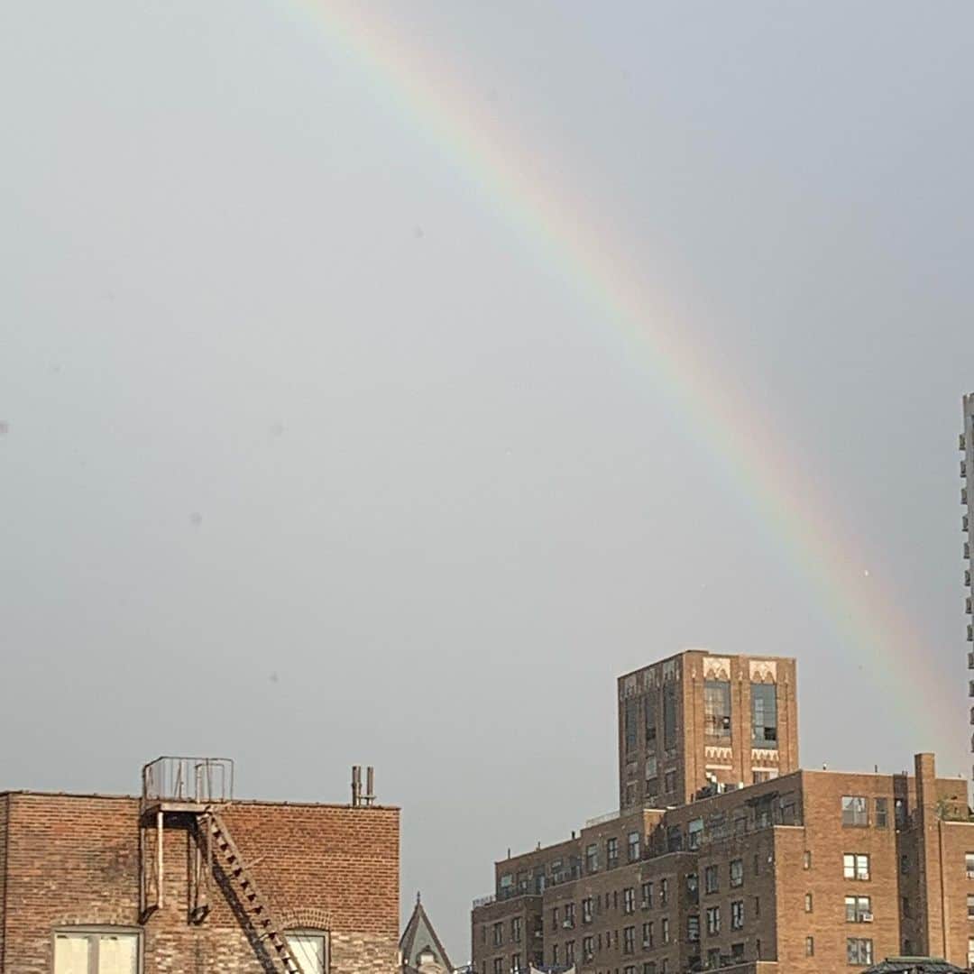 JULIEN D'YSさんのインスタグラム写真 - (JULIEN D'YSInstagram)「After big storm ⛈ tonight in New York sublime rainbow 🌈 cover completely #manhattan #june28.2020 #gaypride #7:25pm 🌈🌈🌈🌈🌈🌈🌈🌈🌈like globe over New York#loveislove ❤️hope after quarantine 🙏🏻❤️❤️」6月29日 8時36分 - juliendys