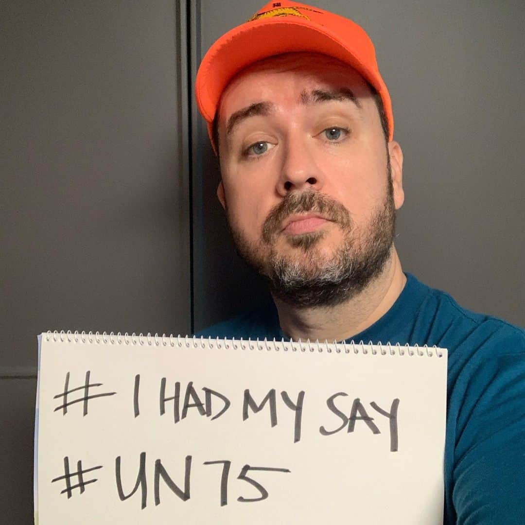 サム・ハミントンのインスタグラム：「유엔 설립 75주년을 맞아 #UN75 글로벌 서베이 캠페인에 참여하게 되어 기쁩니다! 모두 함께 아래 1분 설문조사에 참여하여 더 나은 세상을 만들어요! 릴레이를 이어나갈 다음 2명을 지목해 더 큰 목소리로 함께해요!  @daebbuing @williamhammington -- Have your say! 아래 1분 UN75 설문조사에 참여해 주세요: ➡️un75.online/partner/be_bold  설문 결과는 2020년 제 75회 유엔총회에서 193개 회원국의 국가 원수와 정상급 인사들 앞에서 발표될 예정입니다. 여러분의 목소리를 기다립니다! -- #ihadmysay #ShapingOurFuture #UN75 #unitednations @join_un75 ----------- Excited to partner with the United Nations in honor of its 75th anniversary, to promote the #UN75 global survey campaign, where anyone can fill out a 1min survey (link below) and join the global conversation around what matters most in the world, and how we can shape our future TOGETHER. Please join the relay, and tag 2 others who's voice matters!  @daebbuing @williamhammington -- Have your say! Fill out the 1min UN75 survey below: ➡️un75.online/partner/be_bold The survey results will be presented to world leaders from over 193 countries at the 75th UN General Assembly in 2020. Your voice matters! -- #ihadmysay #ShapingOurFuture #UN75 #unitednations @join_un75」