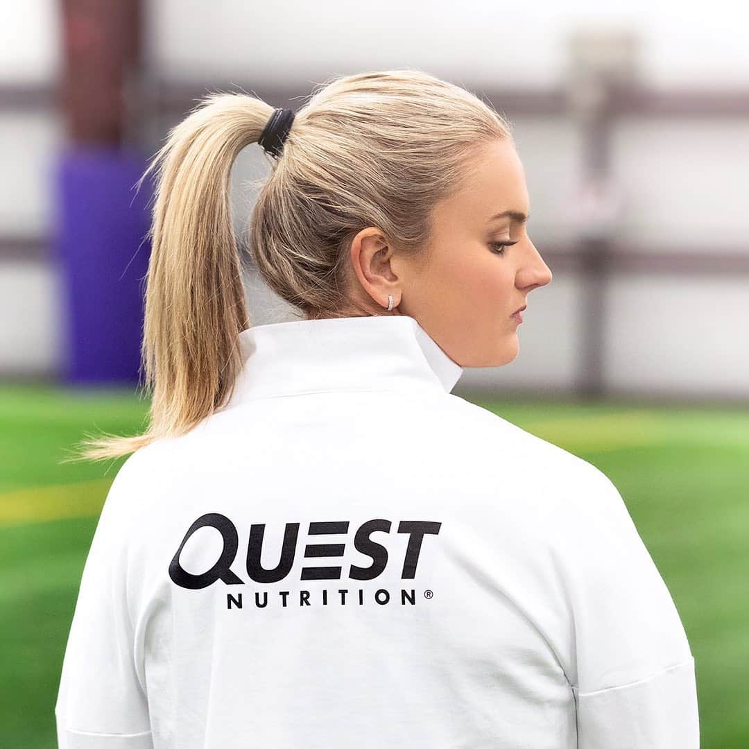 questnutritionさんのインスタグラム写真 - (questnutritionInstagram)「DOUBLE TAP to welcome U.S. Women’s Soccer National Team (@USWNT) + Portland @Thornsfc midfielder, & longtime Questie @LindseyHoran10 to #TeamQuest! ⚽️🥅 Lindsey will be doing a special IG Live on our channel July 6th @ 2 pm PST/5 pm EST to tell us what’s been going on in her life & answer fan questions. 🤳 She was supposed to be playing in the Olympics this summer which was delayed to 2021 due to the COVID-19 pandemic. However, her & the Thorns are in the midst of the #NWSLChallengeCup Tournament in Utah where she’ll be tuning in from! They are the first American professional sports league to resume this year after being paused in March. Honored to have you on the team, Lindsey! 💙 #OnaQuest #BAONPDX」6月29日 1時00分 - questnutrition