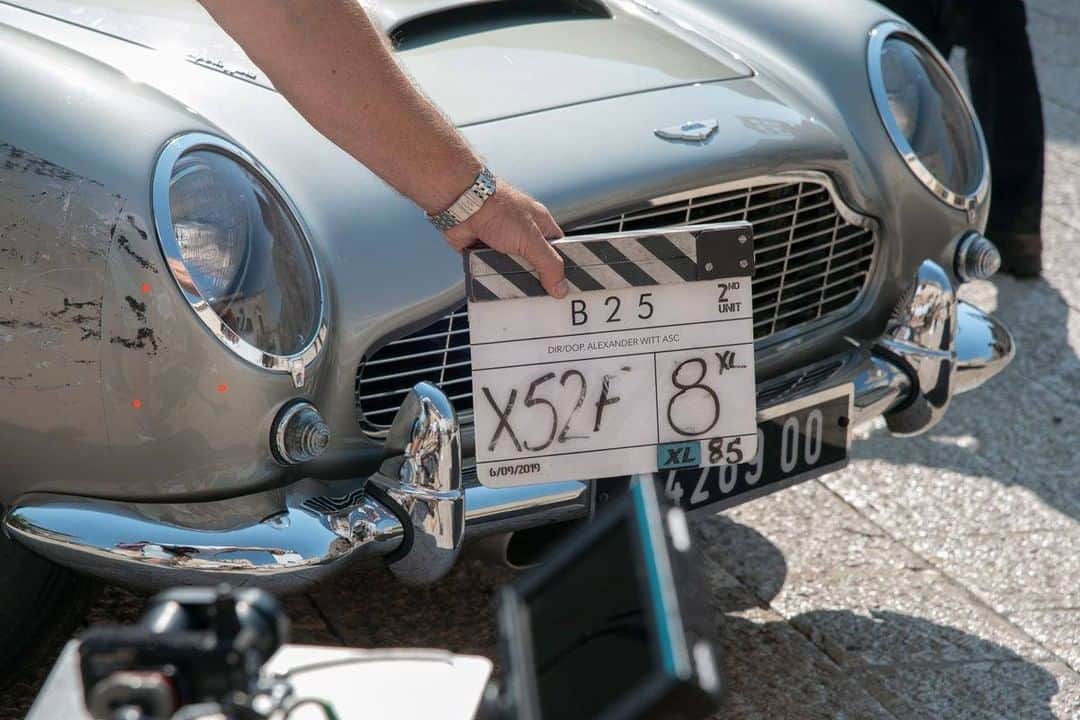 James Bond 007さんのインスタグラム写真 - (James Bond 007Instagram)「The Aston Martin DB5 is ready for its close-up in NO TIME TO DIE. In cinemas 12 Nov in the UK, 20 Nov in the US.」6月29日 1時00分 - 007