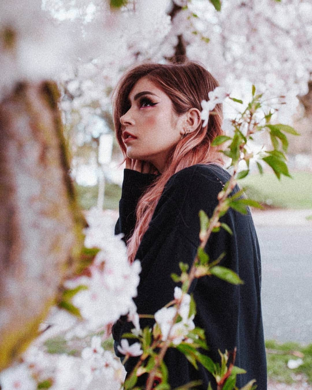 アゲインスト・ザ・カレントさんのインスタグラム写真 - (アゲインスト・ザ・カレントInstagram)「Can you feel the butterflies? 🦋  __  #againstthecurrent #chrissycostanza #willferi #dangow #atc #pastlives #gravity #music」6月29日 1時04分 - againstthecurrentny