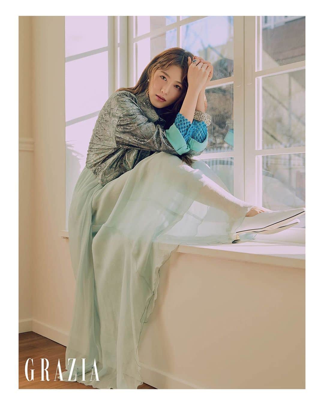 Armani Officialさんのインスタグラム写真 - (Armani OfficialInstagram)「Korean actress Shin Ye-Eun wears a mint green outfit in a refreshing summer palette. Credits: @graziakorea  Photographer: @30younghak  @__shinyeeun」6月29日 1時30分 - emporioarmani