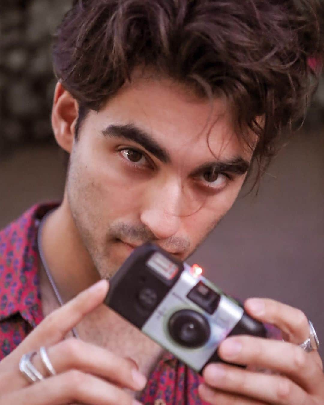 ブレイク・マイケルのインスタグラム：「People say that a time machine can't be invented, but they've already invented a device that can stop time, cameras are the world's first time machines.⁣ ⌛⁣ “We live in a world of disposable things but you are not one of them. You are irreplaceable, one of a kind and there will never be another you. You are not disposable. Do not let anyone or anything tell you differently.” ⁣ - Rae Smith ♠️⁣ ⁣ ⚡ Affirmations for today:⁣ ⁣ ☯ My high self esteem allows me to accept compliments easily and also freely compliment others.⁣ ⁣ ☯ I deserve all that is good. I release any need for suffering.⁣ ⁣ ☯ I am solution minded. Any problem that comes up in life is solvable.⁣ ⁣ ☀️ Have an amazing day!」