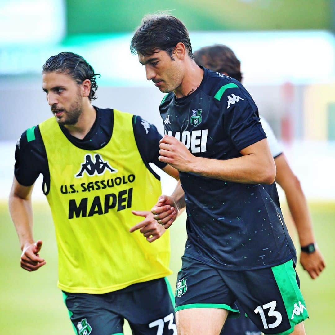 USサッスオーロ・カルチョさんのインスタグラム写真 - (USサッスオーロ・カルチョInstagram)「MATCH DAY 💪 ⚽️ #SassuoloVerona 🏆 #SerieATIM ⏰ Ore 19.30 🏟️ #MapeiStadium Segui le nostre stories per gli aggiornamenti sul match 💪🖤💚 #ForzaSasol」6月29日 2時15分 - sassuolocalcio