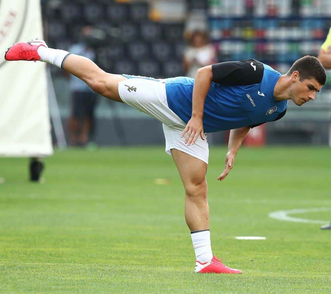 アタランタBCさんのインスタグラム写真 - (アタランタBCInstagram)「AVANTI ⚫️🔵 NERAZZURRI Stretch it out 🤸‍♂️💪 Pronti per #UdineseAtalanta!  #GoAtalantaGo ⚫️🔵 #Atalanta #BergAMO #ForzaAtalanta #SerieATIM #football」6月29日 2時19分 - atalantabc