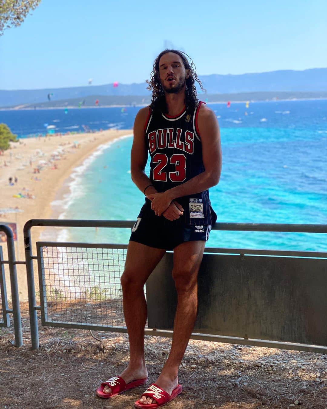 のインスタグラム：「The Last Dance😎 #DugeKoseNosili #MJ23」