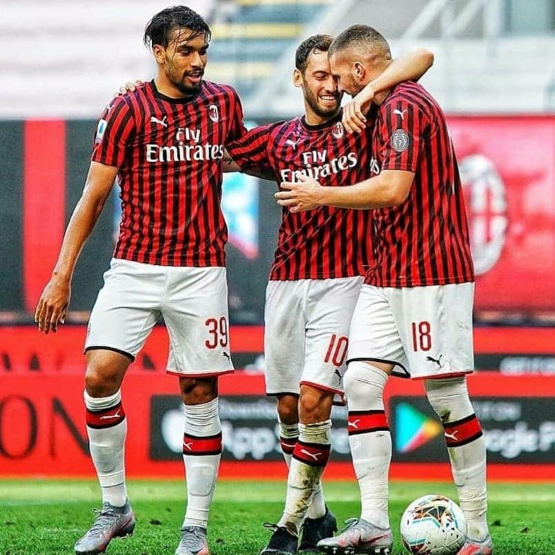 ハカン・チャルハノールさんのインスタグラム写真 - (ハカン・チャルハノールInstagram)「3 Points! @acmilan 🔥❤」6月29日 3時09分 - hakancalhanoglu