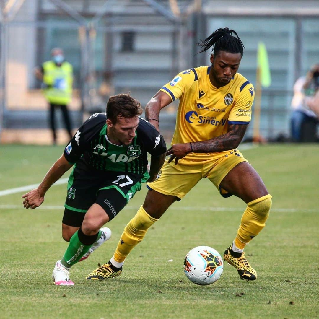 エラス・ヴェローナFCさんのインスタグラム写真 - (エラス・ヴェローナFCInstagram)「Reti bianche all’intervallo 😤 ➖ #SassuoloVerona #DaiVerona #SerieATIM #tuttAdunfiAto」6月29日 3時26分 - hellasveronafc