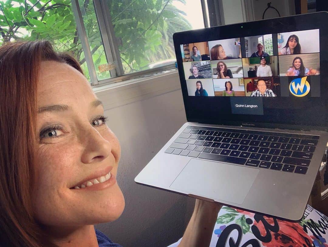 のインスタグラム：「Can’t tell you how amazing it was to see and chat with this crew today. 🥰🥰🥰 Thank you @wizardworld for bringing this @marvelsrunaways gang together!」