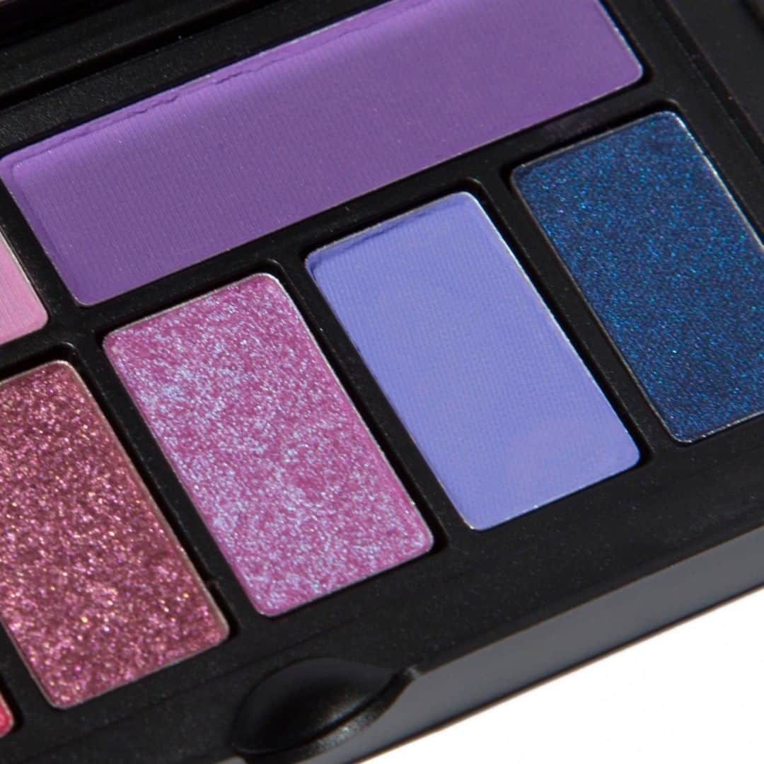 Smashboxのインスタグラム：「Up close with the Cover Shot: Ultra Violet palette. 💜​」