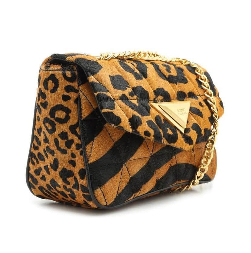 Schutzのインスタグラム：「ANIMAL PRINT FOR EVERY OCCASION ❤️ #schutzwildlove」