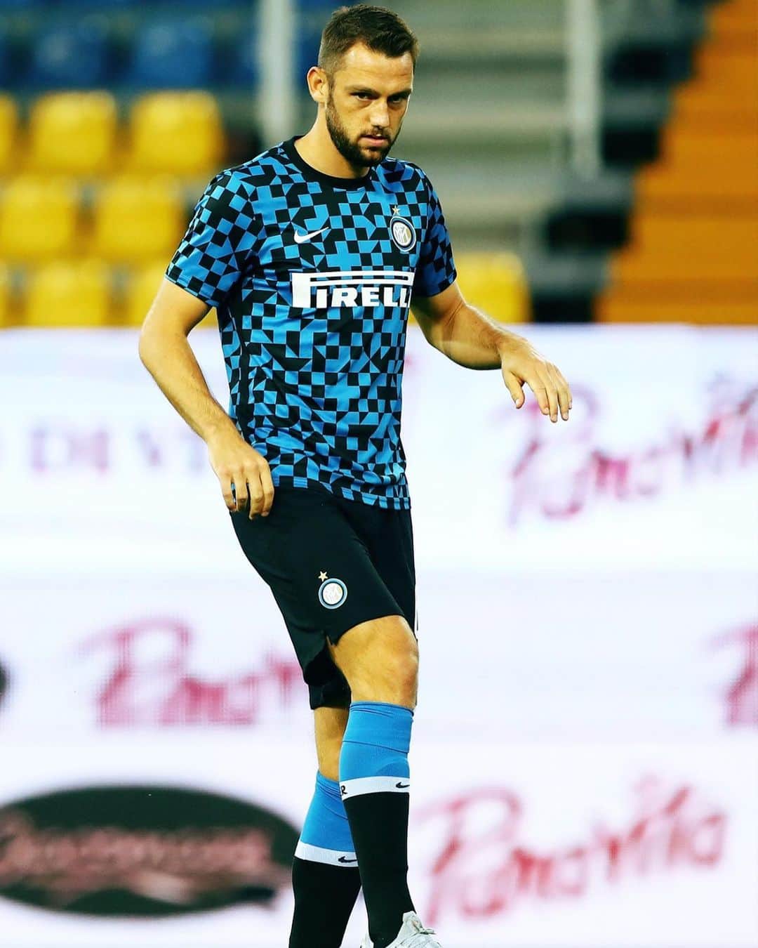 インテルナツィオナーレ・ミラノさんのインスタグラム写真 - (インテルナツィオナーレ・ミラノInstagram)「WARMING UP 🔥🏟📸 #Inter #ForzaInter #ParmaInter #SerieA #Football」6月29日 4時26分 - inter