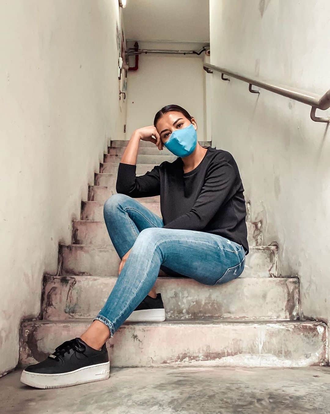のインスタグラム：「Black and blue on a Sunday afternoon.  #newnormal #publishbrand #todayfortomorrow」