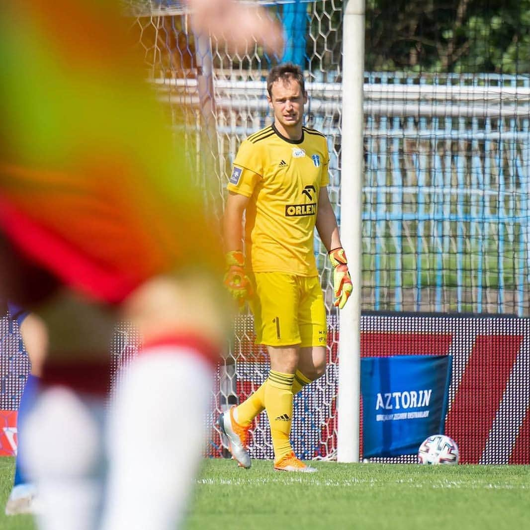 クシシュトフ・カミンスキーのインスタグラム：「Wreszcie 3pkt! ⛔💪🏻 #wislaplock #pkoekstraklasa #goalkeeper #płock #pilkanozna」