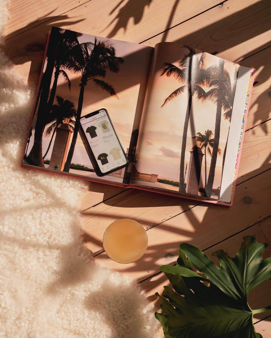MR PORTERのインスタグラム：「Consider the MR PORTER app as your personal style guru. Shop over 600 designers, as well as the sale (have you seen what’s on offer? You really should), wherever you are. Head to the link in bio to download. #MRPORTER」