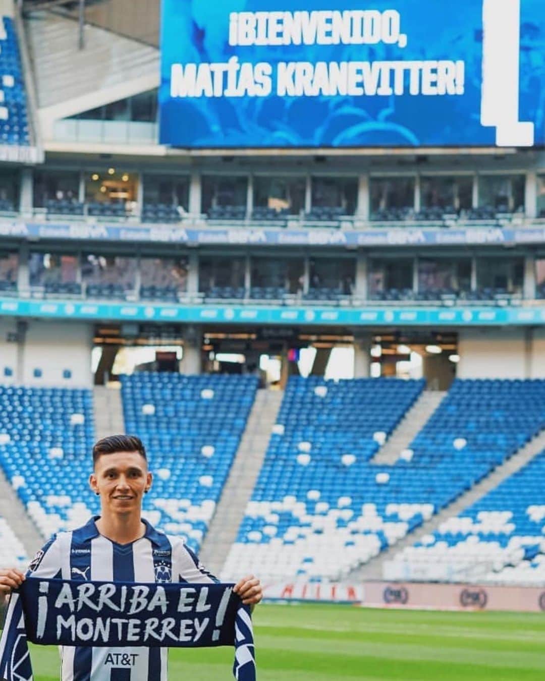 のインスタグラム：「Feliz aniversario @rayados ! #75años💙」