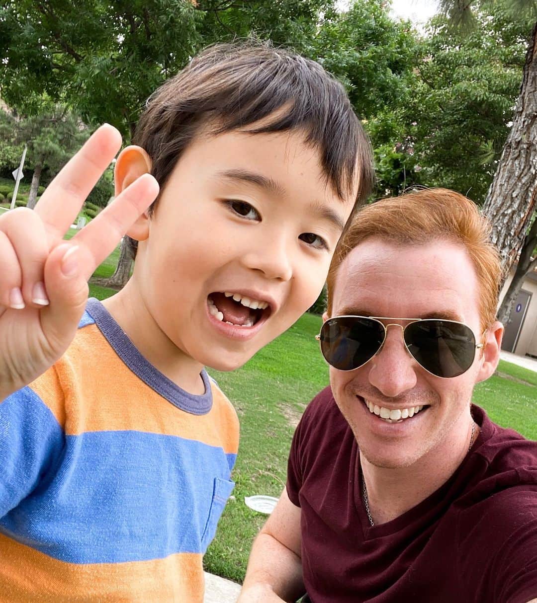 ショーン・ラビットさんのインスタグラム写真 - (ショーン・ラビットInstagram)「Two dudes spending the day catching Pokémon!👾 大好きな甥っ子 @kenshin_easton と一緒にポケモンを探します。👻 . . . . . . . . .  #figureskating  #familytime #pokemon  #training  #foodie  #fitfam  #travel  #love  #ootd  #japan  #fitnessmotivation  #kidsfashion #kidsofinstagram #アメリカ #フィギュアスケート  #トレーニング  #筋肉  #筋トレ  #モデル  #イケメン  #ファッション  #おしゃれさんと繋がりたい  #今日の服  #ポケモン #インスタ映え  #可愛い  #ハーフ  #おはよう #子供コーデ #パパ」6月29日 7時00分 - seanrabbitt