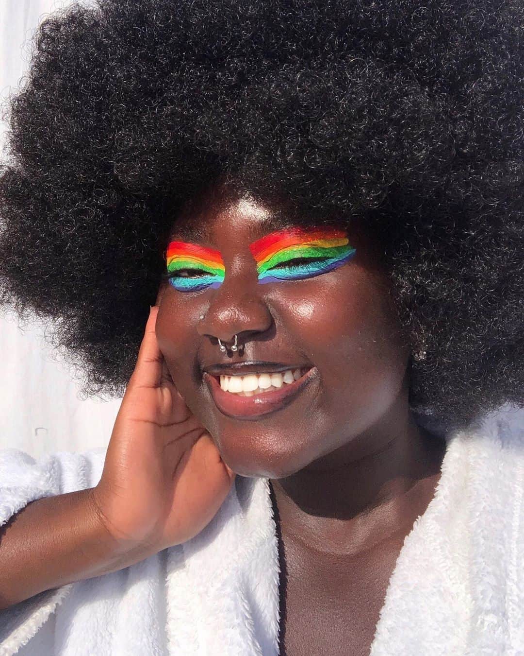 ASOSさんのインスタグラム写真 - (ASOSInstagram)「Just bc the Pride parade is cancelled doesn't mean you can't serve a look today 🌈 Tag us in your Pride looks 📸 @pradaolic (she/her/they) 💅 @asos_faceandbody」6月29日 7時01分 - asos