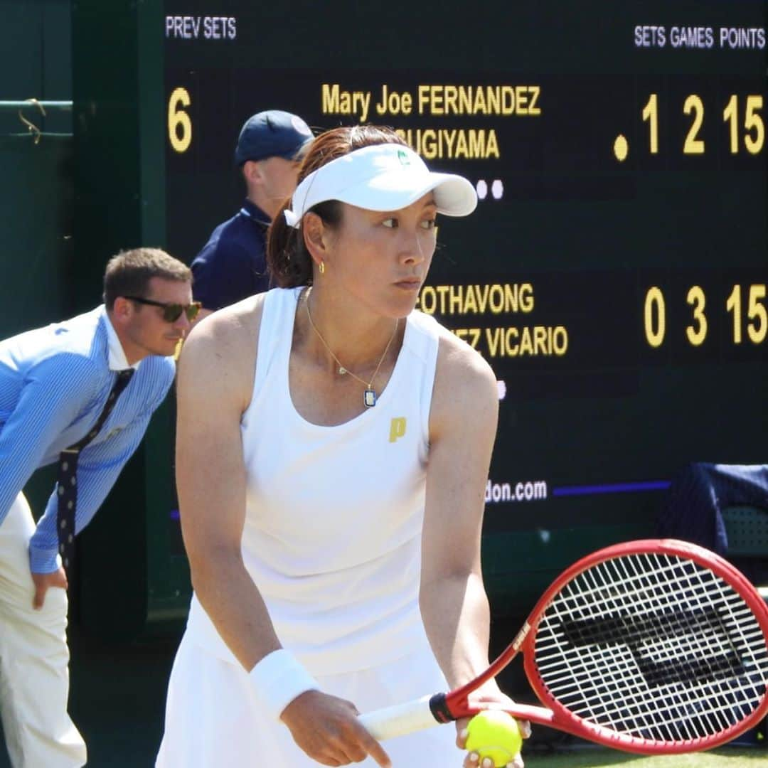 杉山愛さんのインスタグラム写真 - (杉山愛Instagram)「今日から始まる予定だった 🎾WIMBLEDON🎾 2018年は李娜と 2019年はメアリー・ジョー・フェルナンデスと組んでのレジェンドダブルスでしたが、今年は誰とだったんだろ〜🤔 来年またインビテーションが来ますように✨」6月29日 7時28分 - aisugiyamaofficial