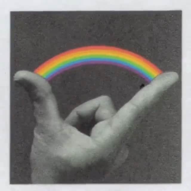 ジーン・トリプルホーンのインスタグラム：「❤️🧡💛💚💙💜 ⁣ ⁣ #pride⁣ #loveislove ⁣ ⁣ Repost @erik.winkowski」