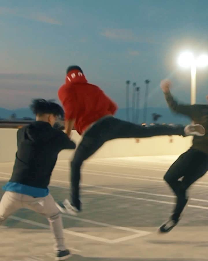 ジェイソン・デルーロのインスタグラム：「#Uzo Parking Lot Mugging #whoisUzo @jenafrumes  STUNT COORDINATOR: @thetraviswong  STUNT DOUBLE: @guixdasilva  STUNT PERFORMERS: @connor.simon @keenan.carr @armandrabanal 🎥 @davidstrib」