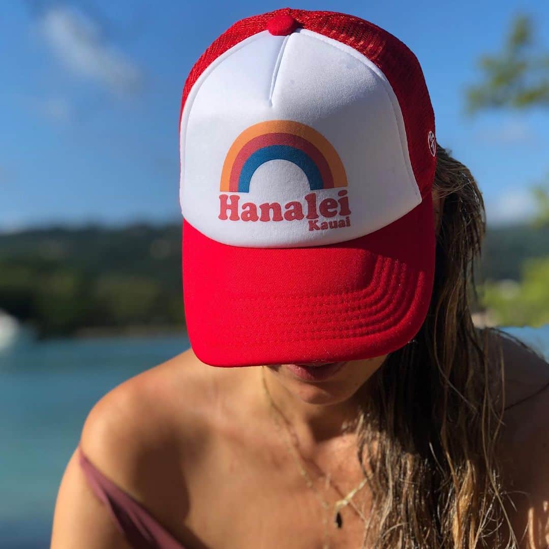レイラニ・ビショップのインスタグラム：「❤️🧡💛💚💙💜🖤🤎🤍 #pride🌈 #rainbowstate #hawaii #happypridemonth🌈 🙌🏽」