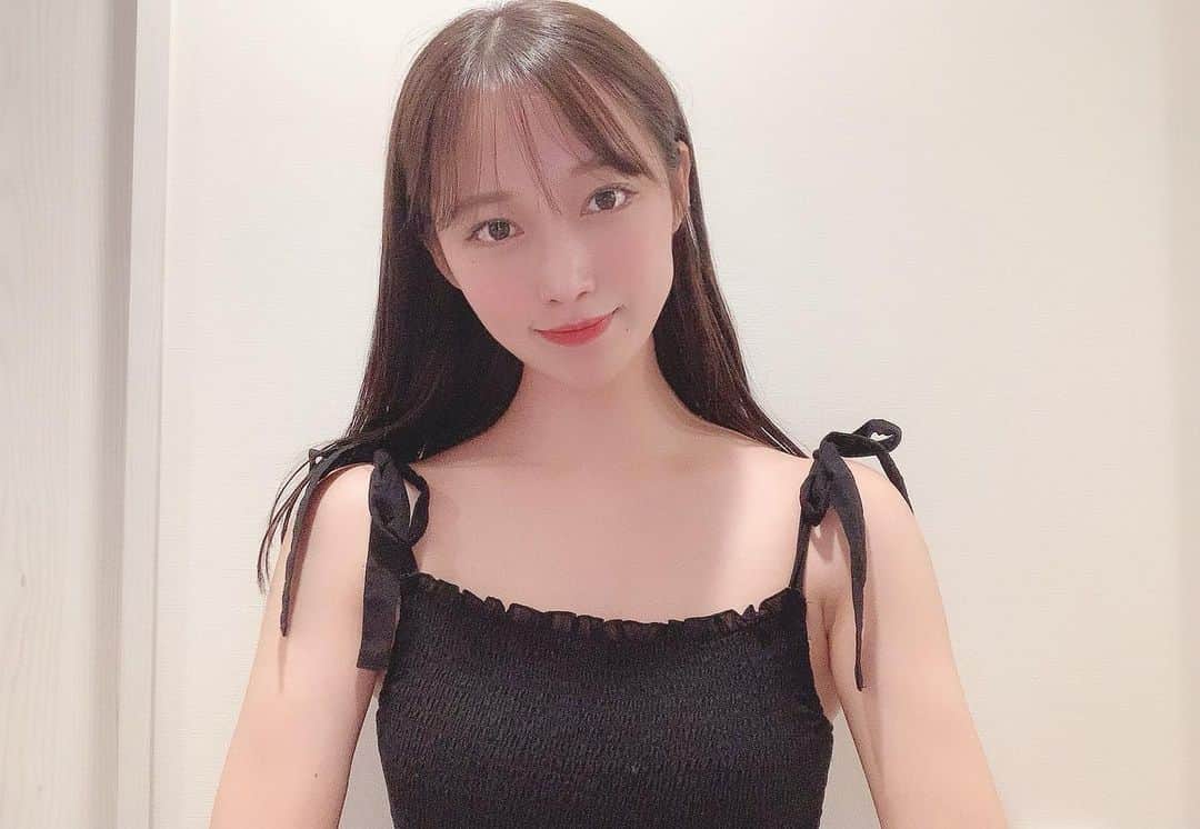 ぐんじりなのインスタグラム：「. 写真だと分かりづらいけど 後ろ髪切って暗めにカラーした！ . 西山さん @shota_nishiyama  毎回ぴったりイメージ通りの 髪型にしてくれるので 安心してお任せしております🥰 . .  #셀카 #셀피 #셀스타그램 #얼스타그램 #메이크」