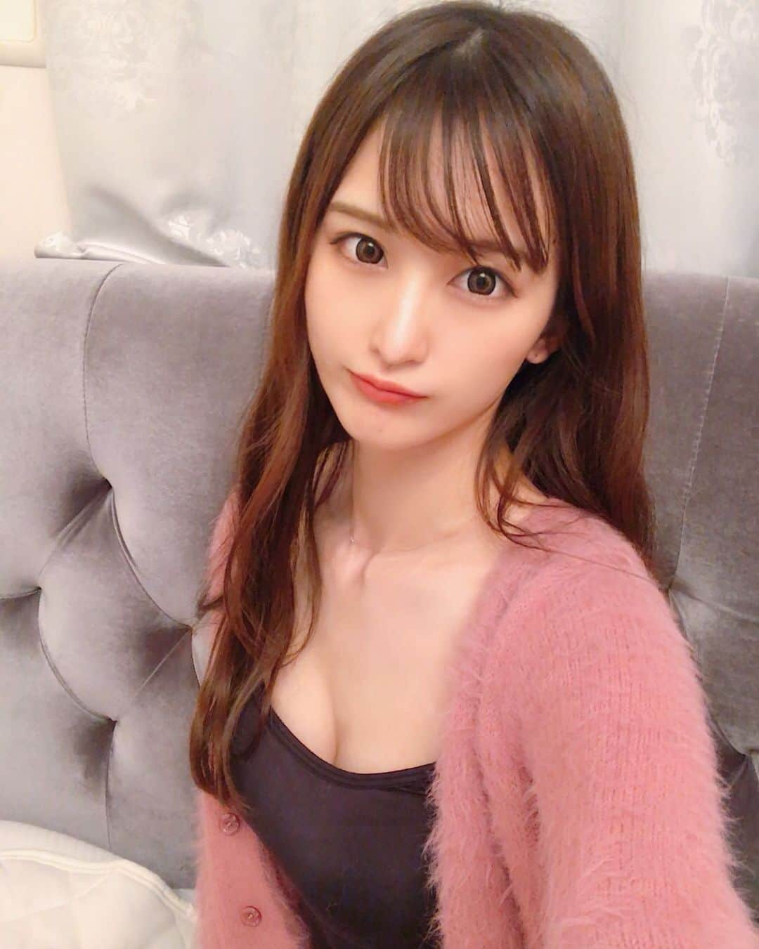 間宮みやのインスタグラム：「部屋着🎀 ・  #selfie  #自撮り女子  #ルームウェア  #roomwear  #自粛生活  #stayhome  #コスプレイヤー #cosplay  #インスタグラビア #portrait #japanesegirl」