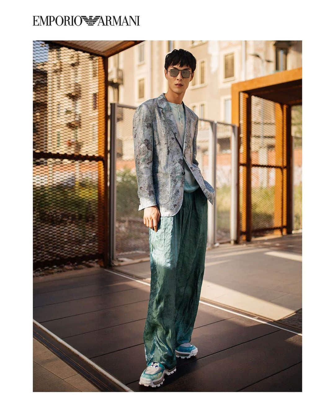 Armani Officialさんのインスタグラム写真 - (Armani OfficialInstagram)「Smart casual wilts a difference from the #EmporioArmani SS20 collection. Model: @__jinpark Credits: @kukukuba」6月15日 0時12分 - emporioarmani