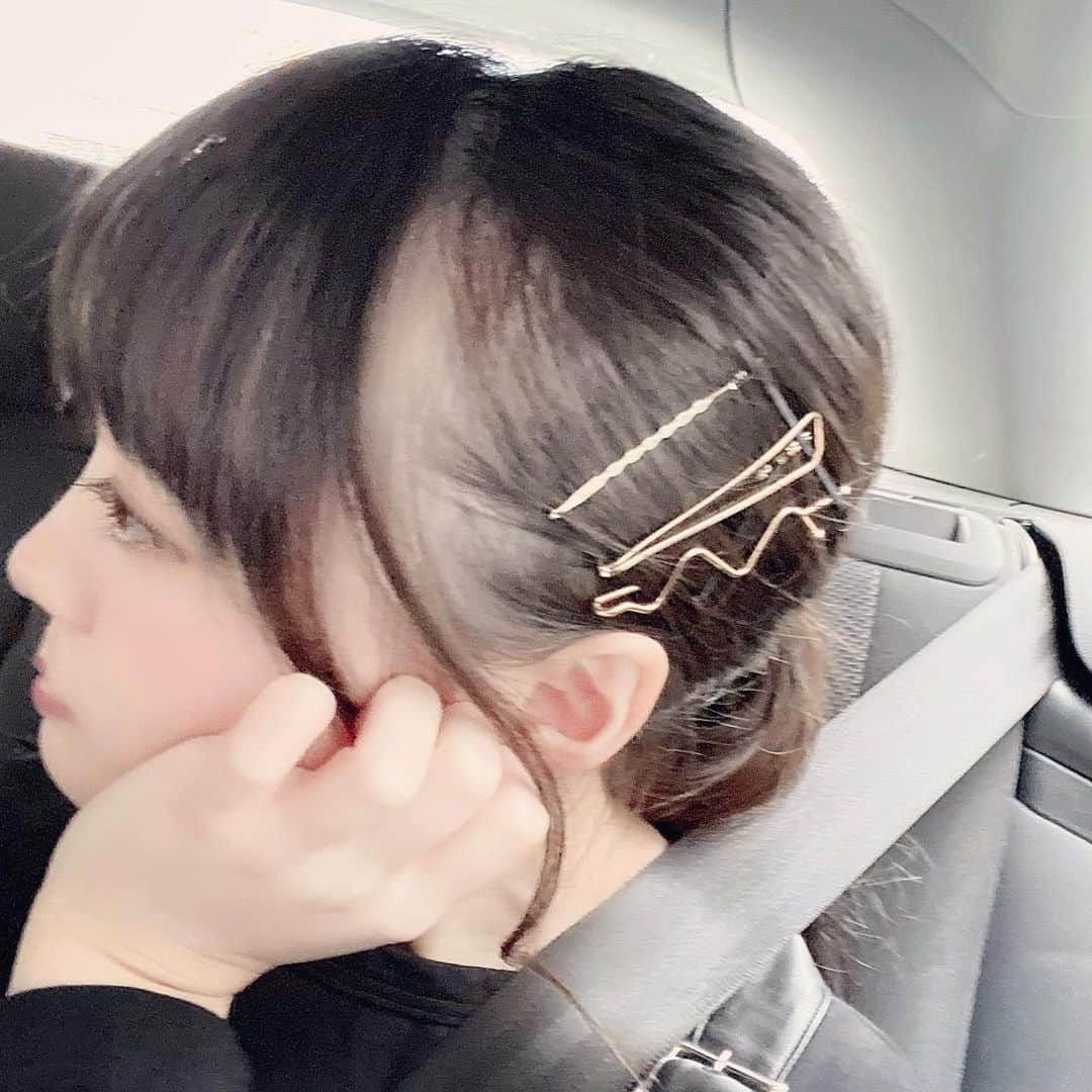 樋渡結依さんのインスタグラム写真 - (樋渡結依Instagram)「久しぶりの自撮り〜 まとめ髪にヘアピンをたくさんつけてみた😊  #ポニーテール女子  #巻きポニー  #友達にもらったヘアピン #ヘアピンアレンジ ♡ #横顔やばい ？笑」6月15日 0時16分 - yui_hiwatashi0430