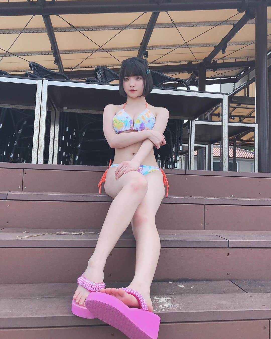 根本凪のインスタグラム：「虹コン2020夏のMVが公開されましたー！  https://youtu.be/gYe8diN6QYg #虹のコンキスタドール #虹コン #グラビア #水着  #ぜってぇ負けねぇ」