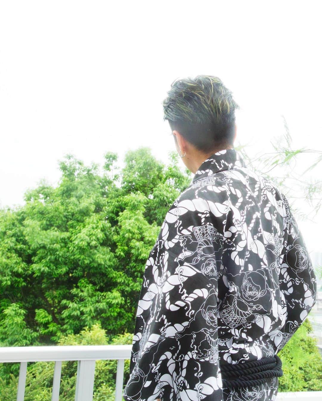 奈良裕也さんのインスタグラム写真 - (奈良裕也Instagram)「今年はこれを着ます💙🖤 #千代の富士 #浴衣 https://chiyonofuji.shop-pro.jp/?pid=151685452 チェックしてね💙🖤」6月15日 0時27分 - yuyanara